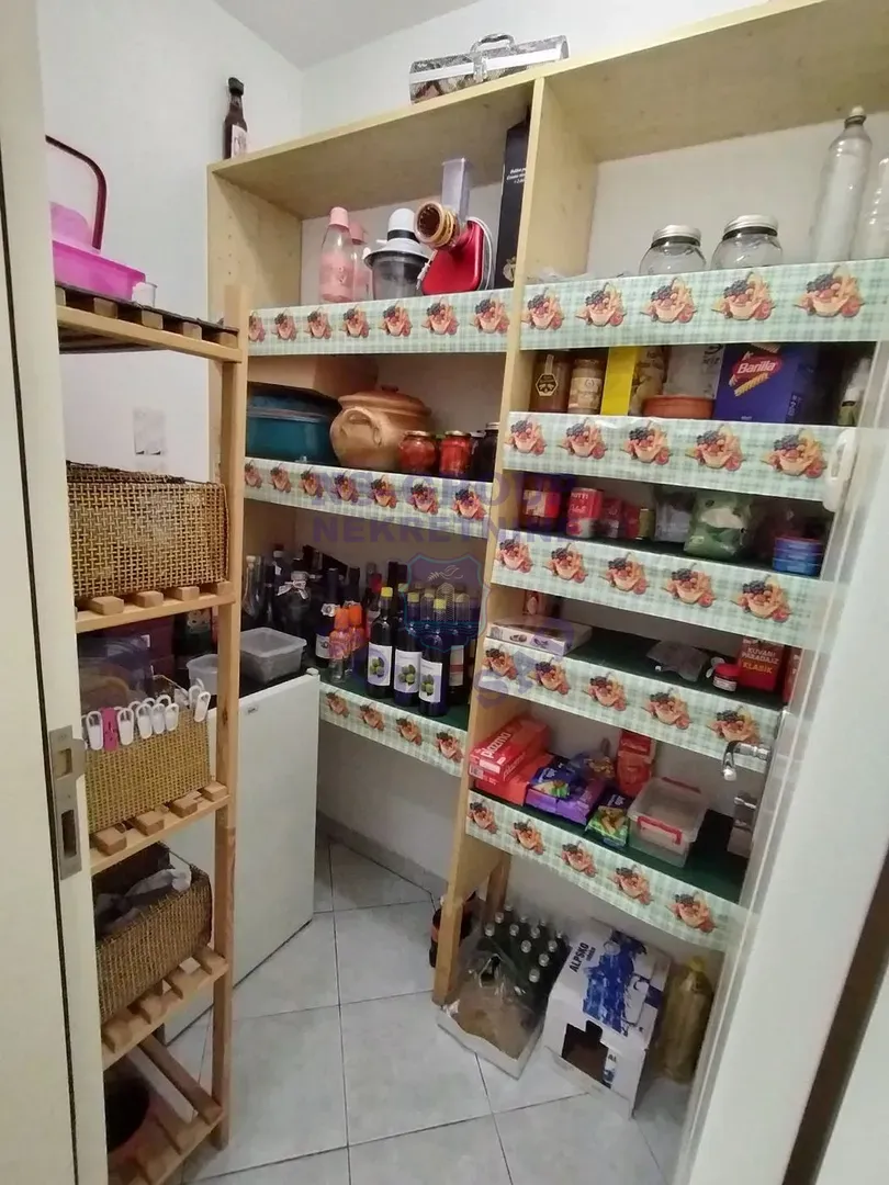 kuca na prodaju Novi Sad 232m2 569018