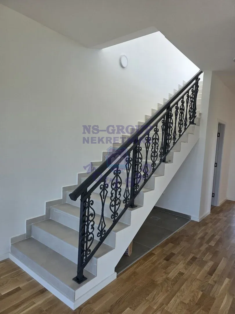 stan na prodaju Petrovaradin 224m2 569459